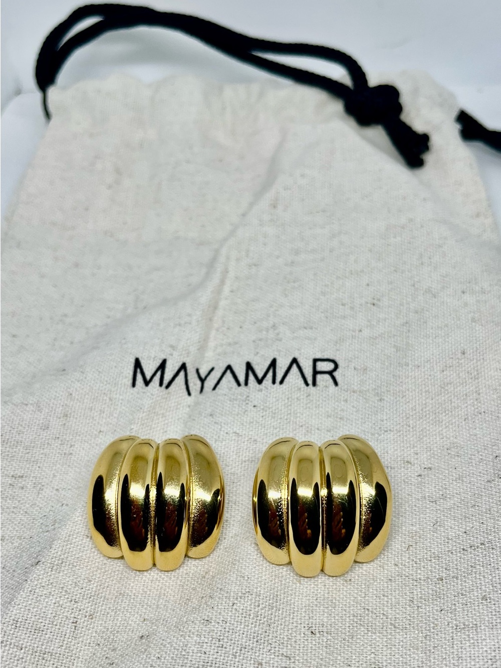 MAYAMAR Fluted Dome Post Earrings NWT